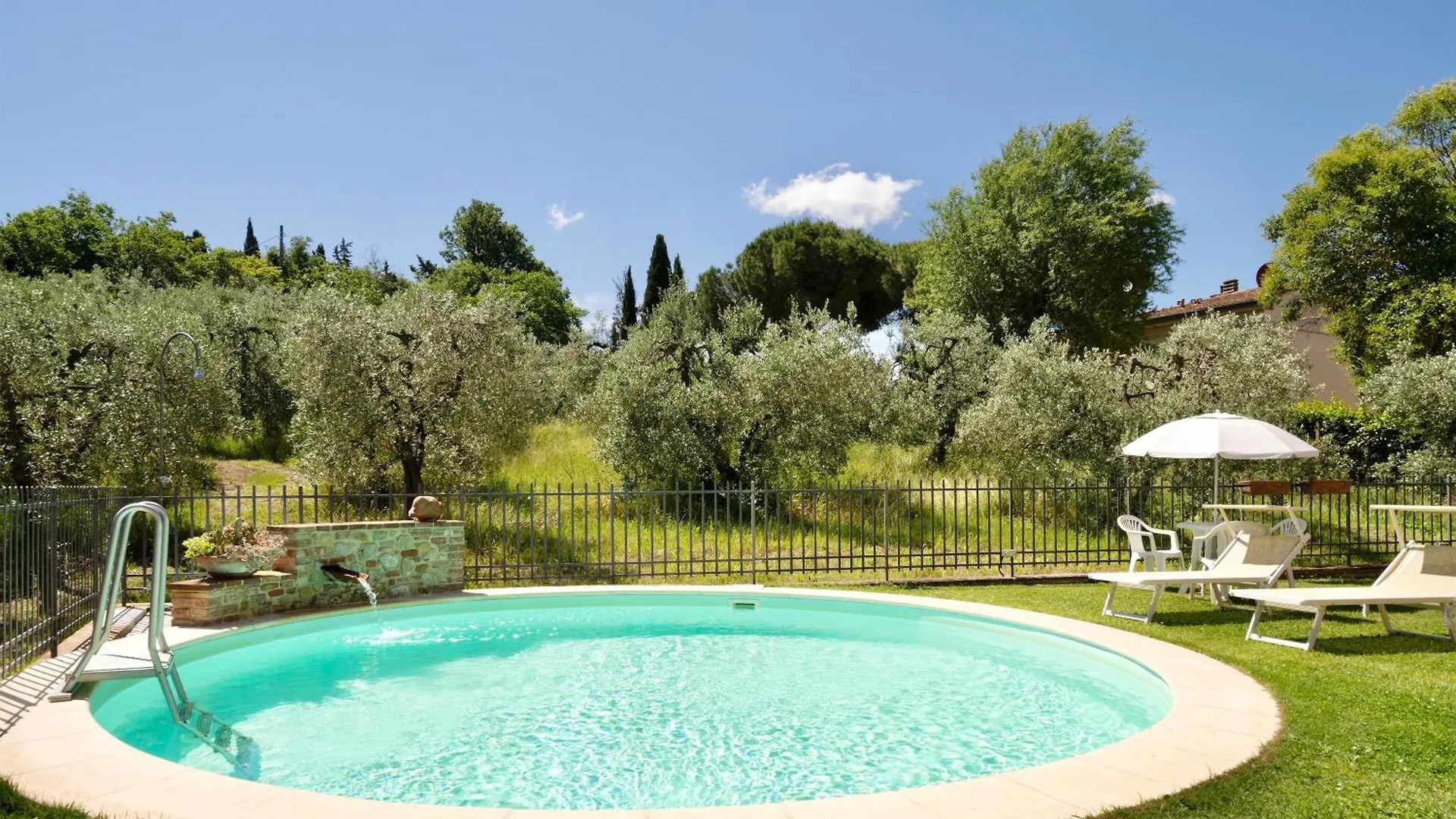 Aparthotel Casa Vacanze Con Piscina A San Gimignano